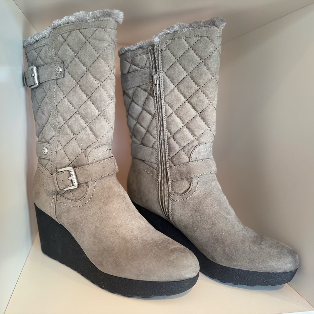 New Guess Gray Quilted Boots w/ silver color buckles Zipper closure Size 8M